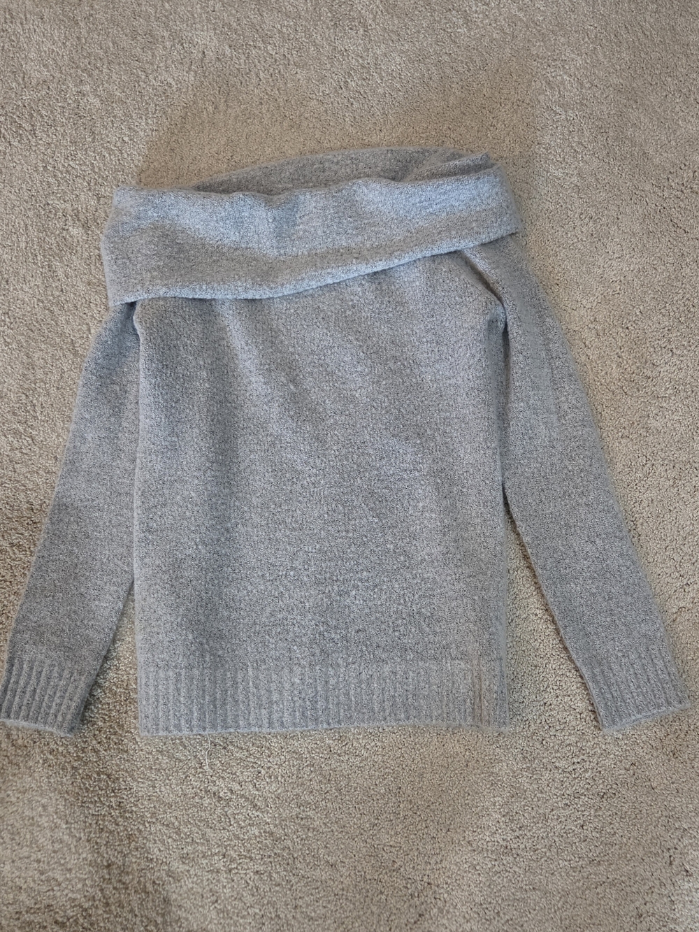 Cozy Forever 21 Off-Shoulder Gray Women's Sweater Size Small